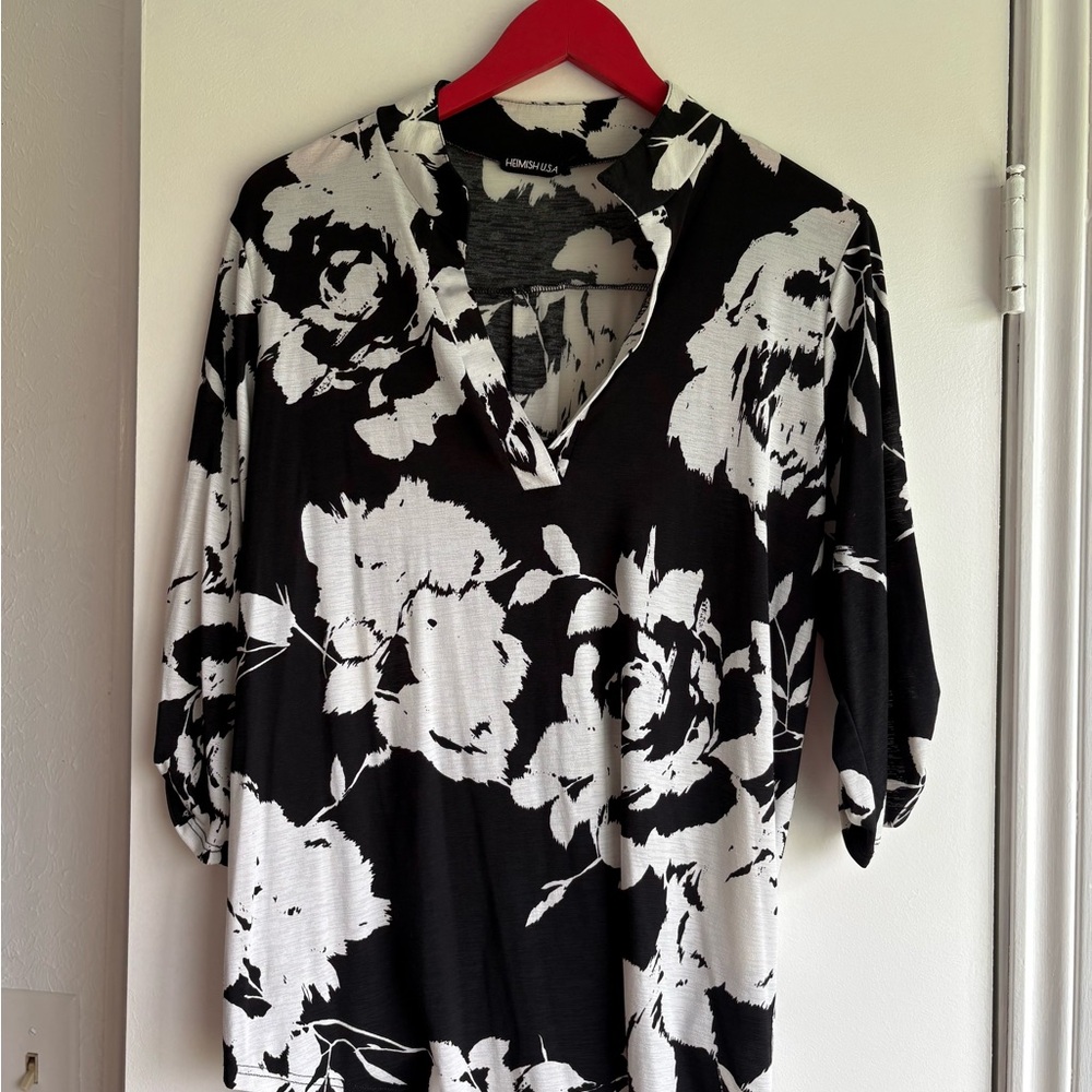 HEIMISH USA Black and White Floral Blouse - Wrinkle Free Fabric